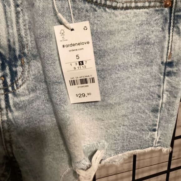 Classic Regular Rise Jean Shorts B284 - Picture 4 of 4